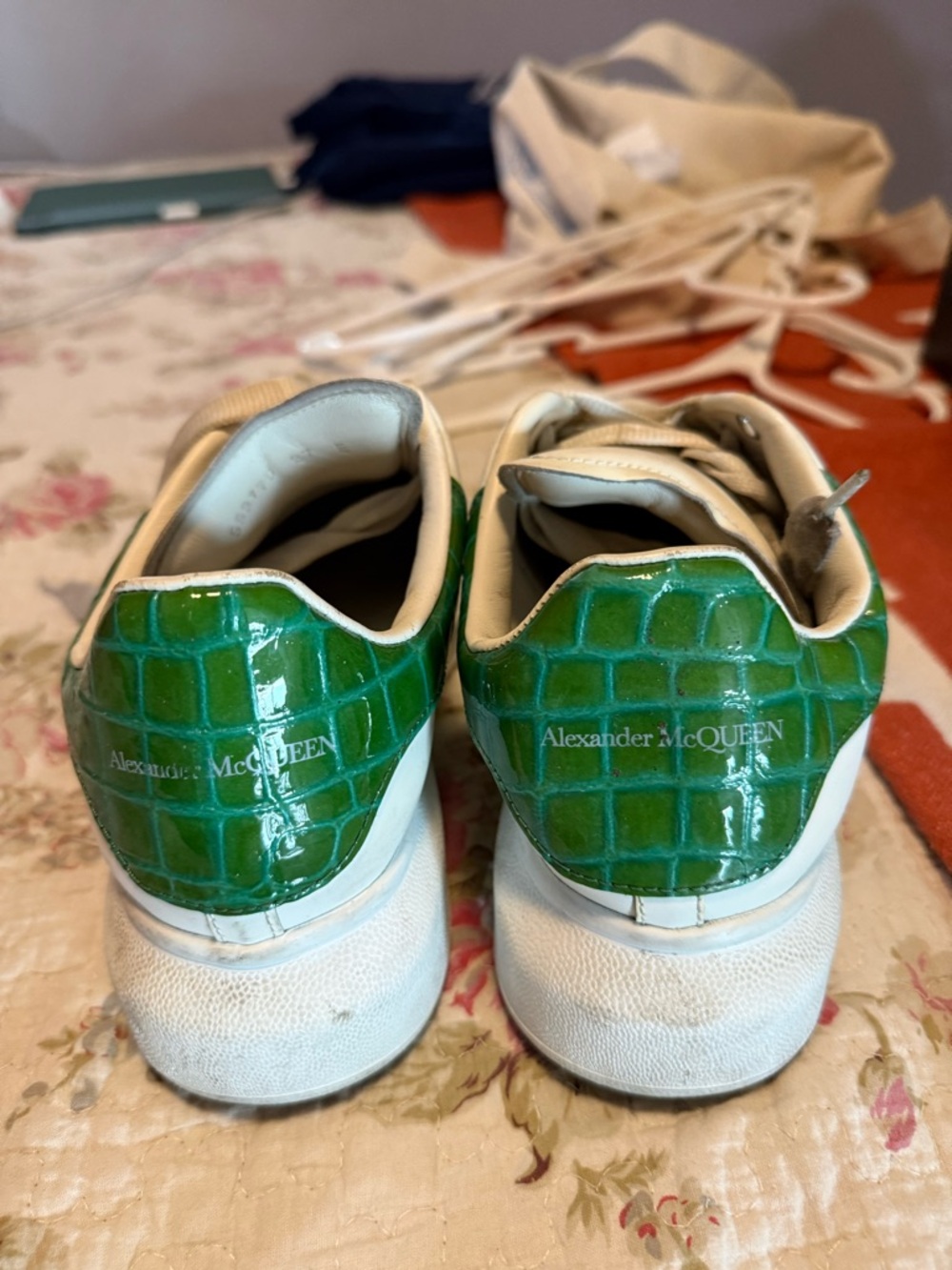 Alexander McQueen Kids White Sneakers with Green Croc-Embossed Heel